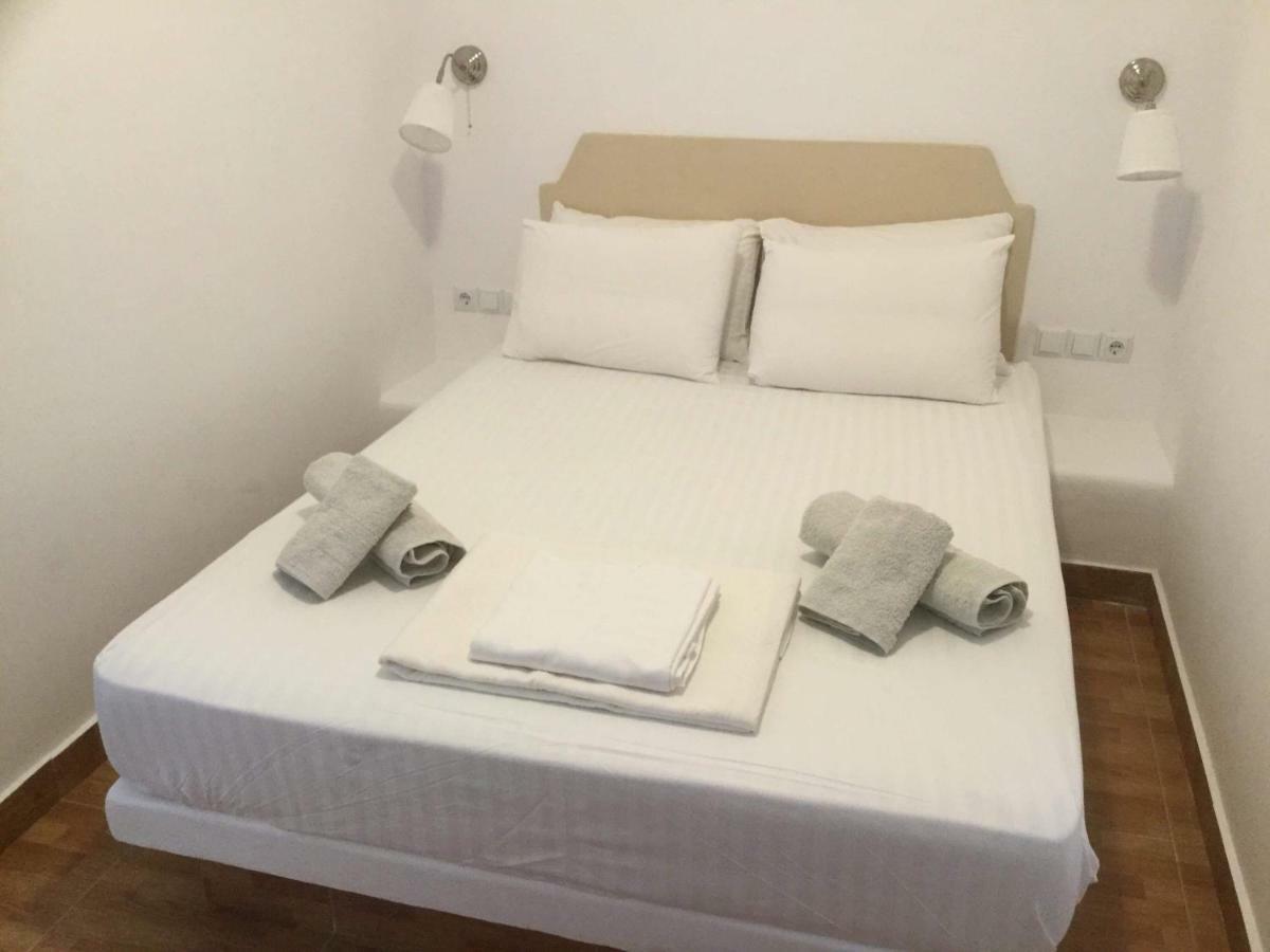 阿尔特弥斯套房酒店 Romanos  外观 照片